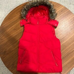 Gap red vest in M